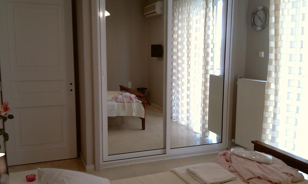 Family Apartment พาทรา ภายนอก รูปภาพ